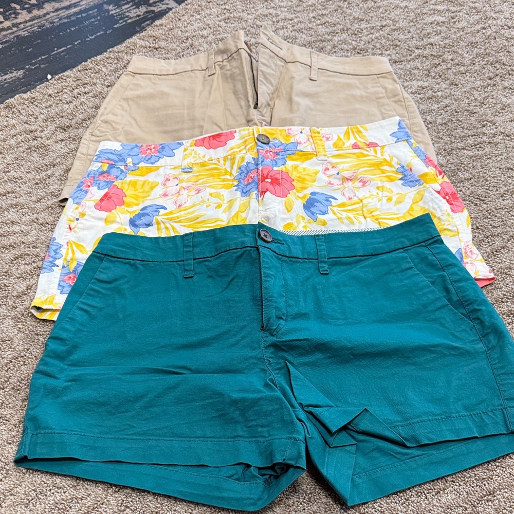 Old Navy Women's Shorts - Tan, Floral, Teal